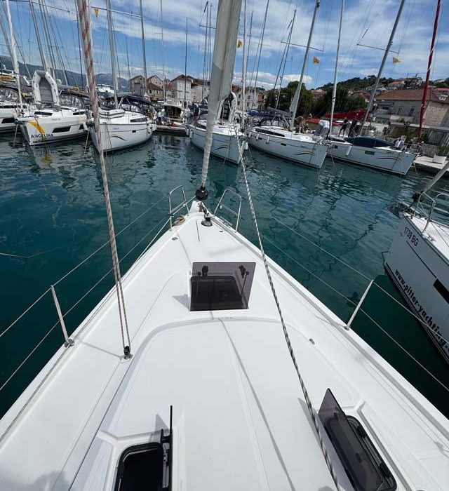 A.HO.I. two | Bavaria C42 photo 6