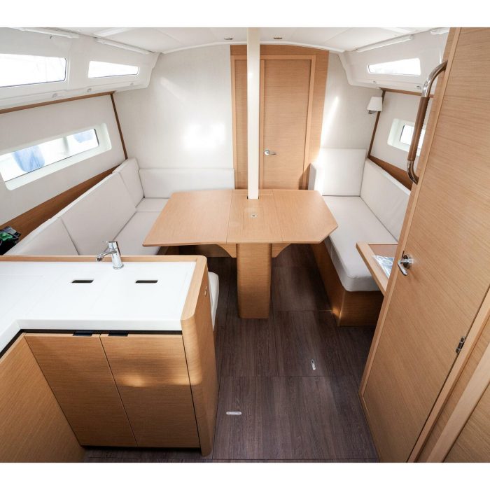 Phoenix - Comfort line | Sun Odyssey 380 photo 8