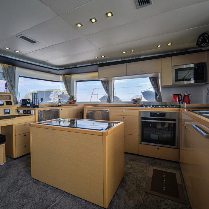 Avra | Lagoon 560 S2 photo 6