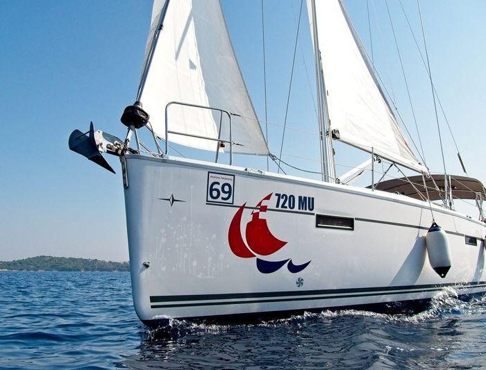 MH 67 | Bavaria Cruiser 41 photo 4