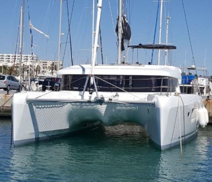 Mares | Lagoon 42 photo 2