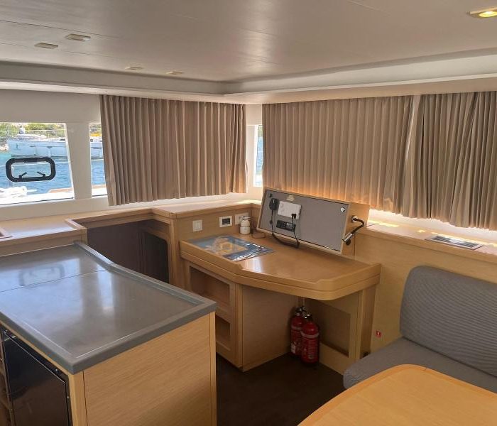 CARIAMA (air condition, generator, water maker, flybridge) | Lagoon 450 Fly photo 19