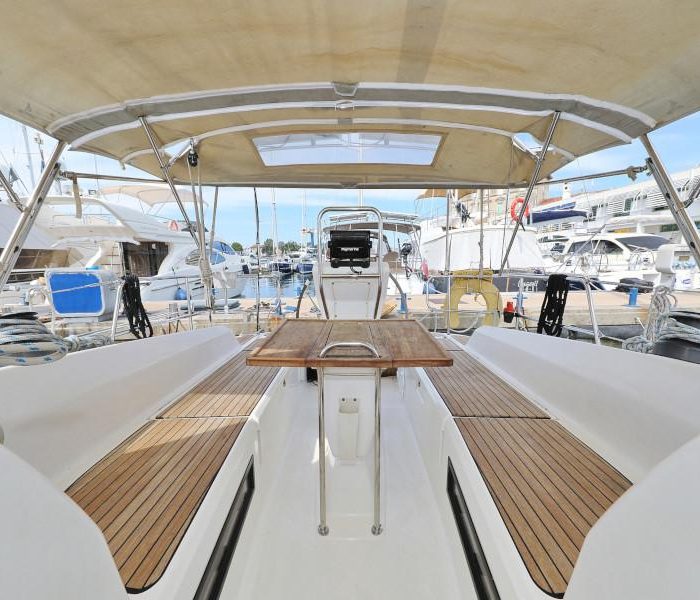 Petra M | Bavaria 36 Cruiser photo 5