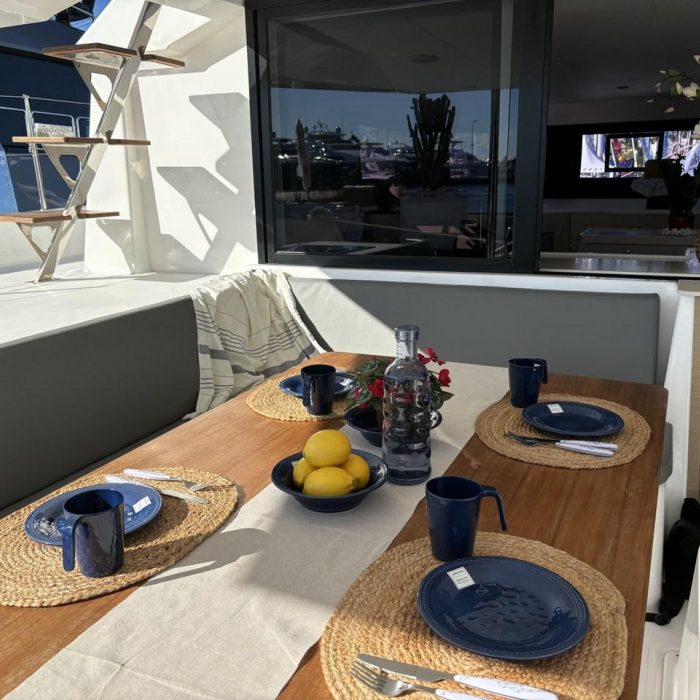 Siente El Mar | Dufour 48 Catamaran - 5 + 1 cab. photo 3
