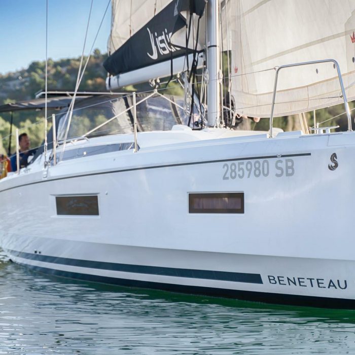 First Dream | Oceanis 37.1 photo 13