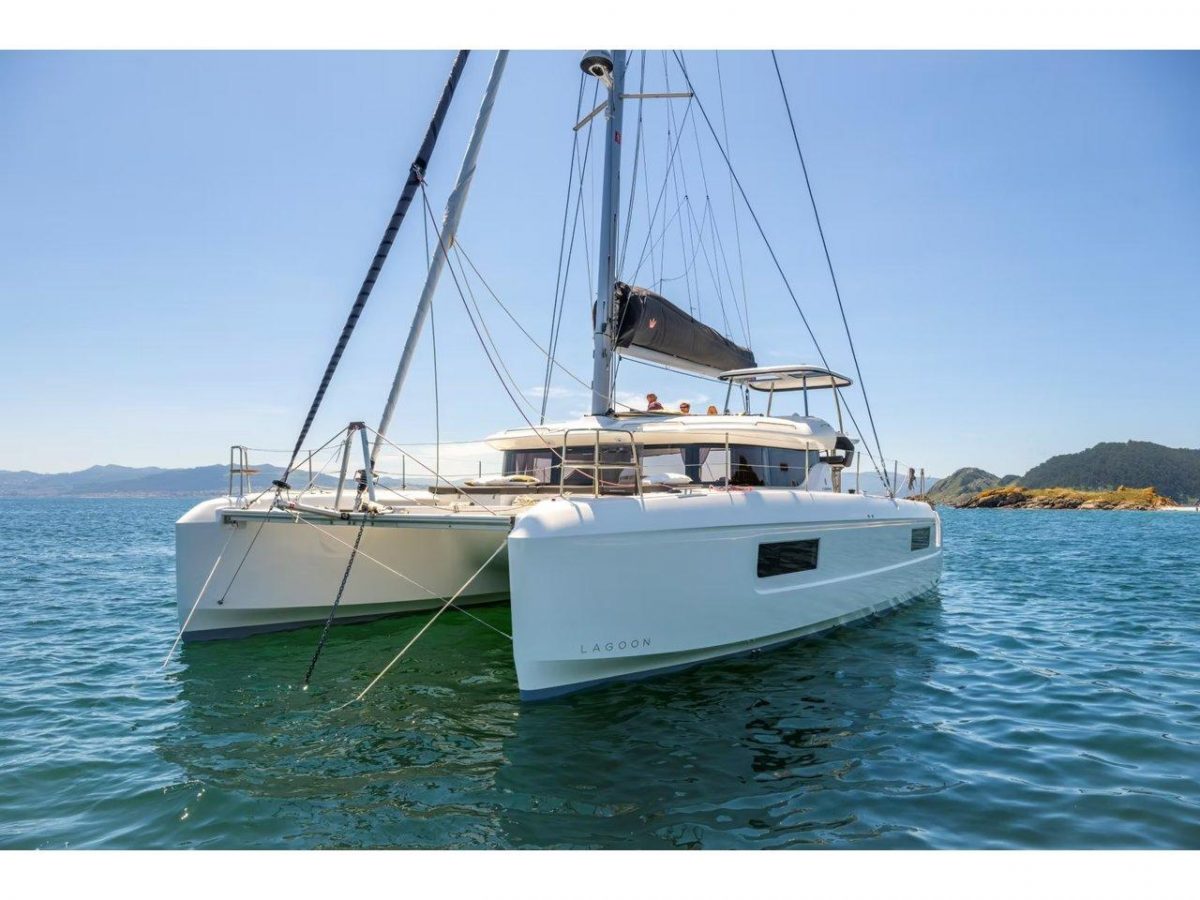 Bubble Trouble | Lagoon 43 - 4 cab.