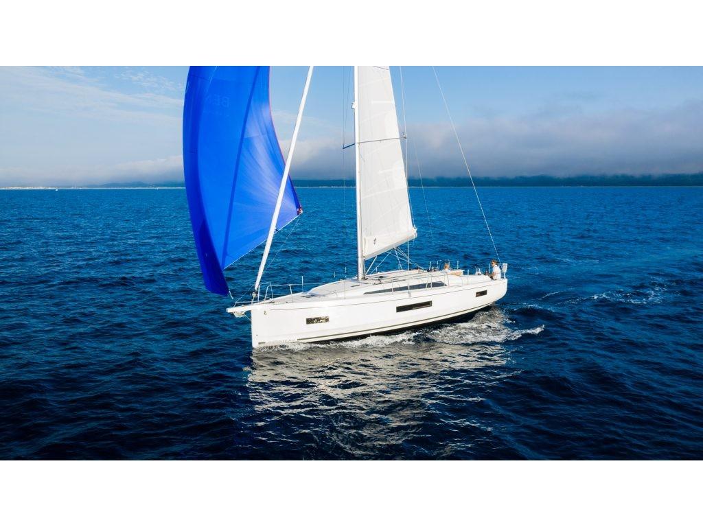 Aquarius | Oceanis 37.1