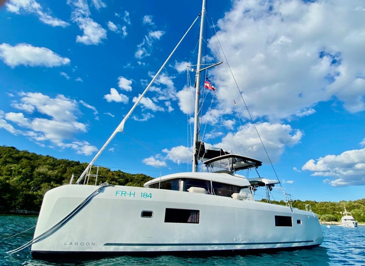 GRAND DELUXE II | Lagoon 42