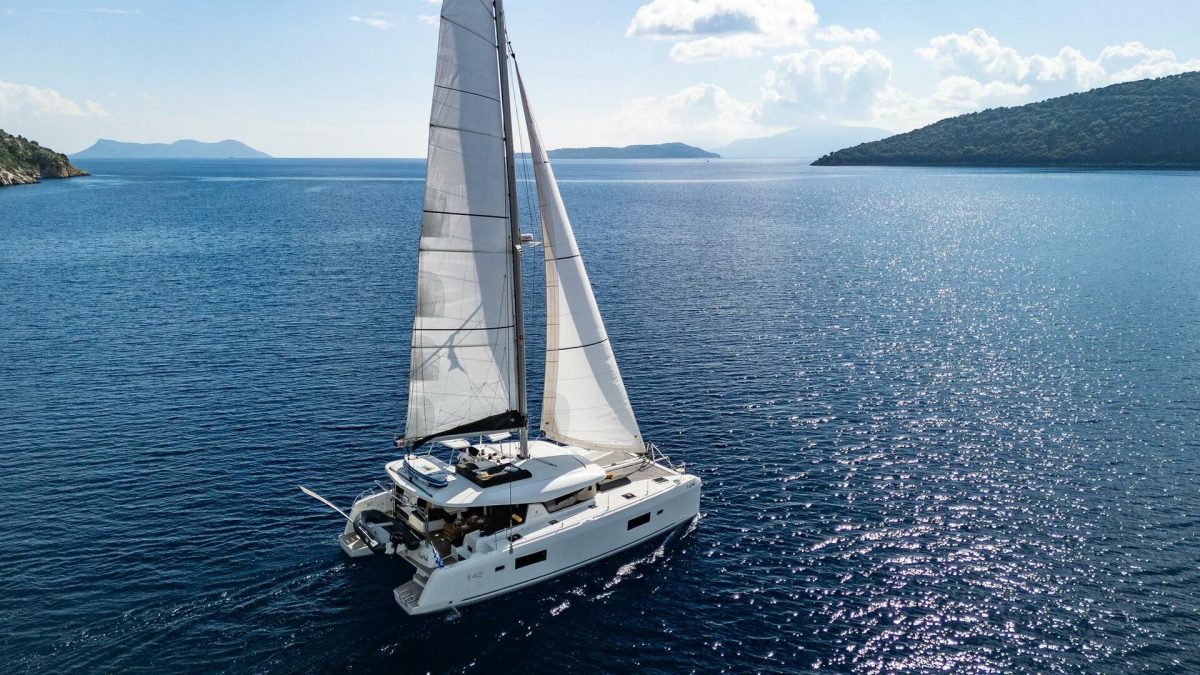 Luna | Lagoon 42