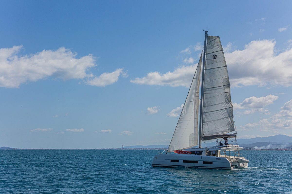 Oblivion Planet | Dufour Catamaran 48