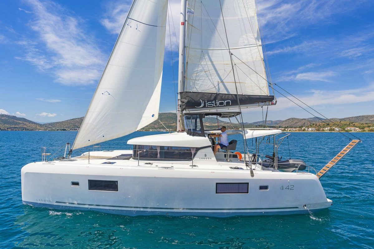 Aurora | Lagoon 42