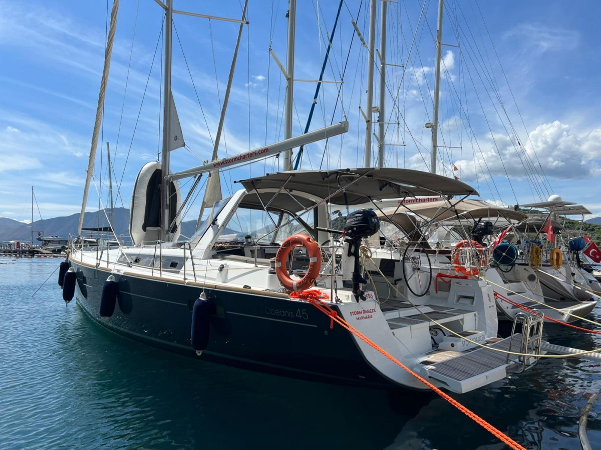 Storm Dancer 1 | Oceanis 45