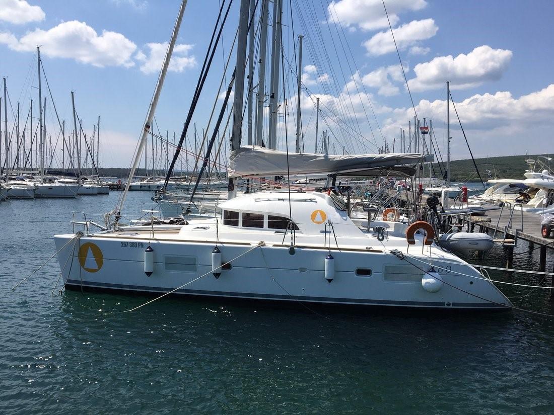 Xenia | Lagoon 380 - 4 + 2 cab.