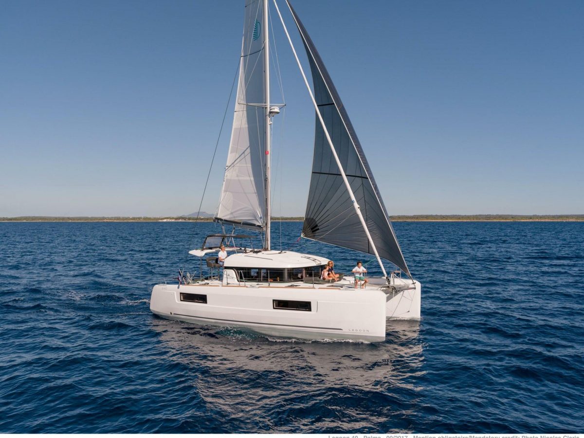 Bonobo | A/C generator watermaker | Lagoon 40