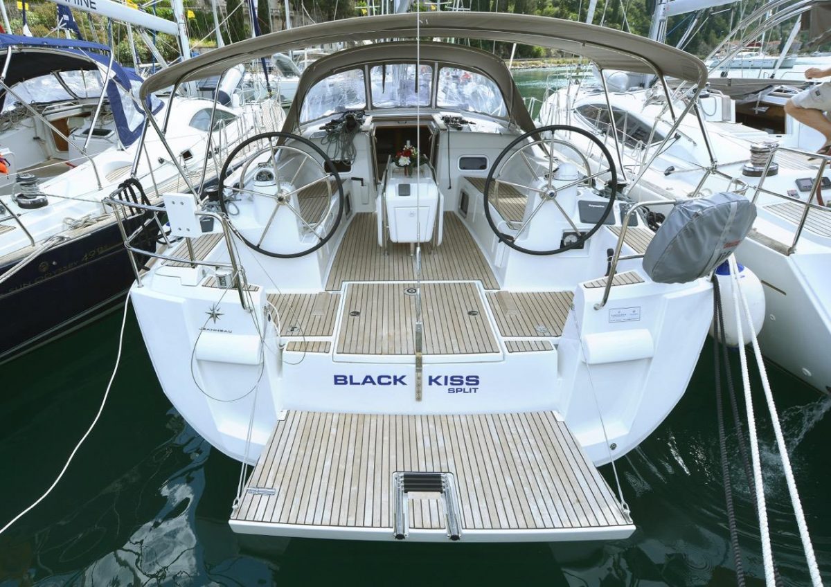 Black Kiss | Sun Odyssey 479