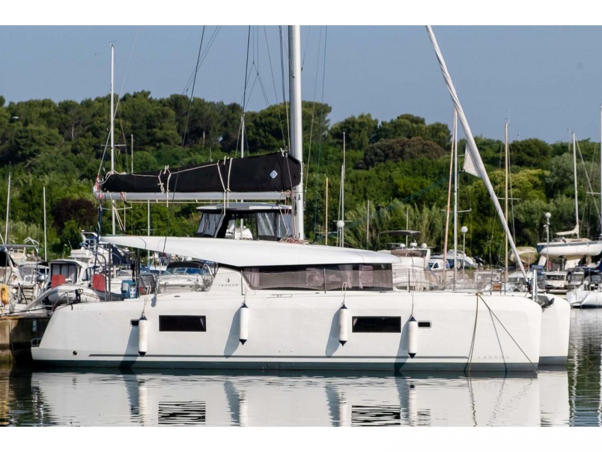 Marina 4 | Lagoon 42