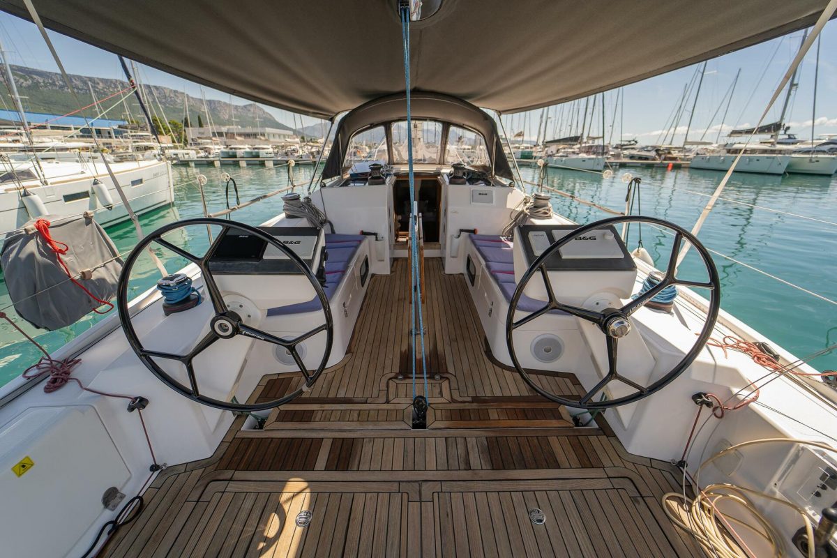 Navis Celere | Salona 380