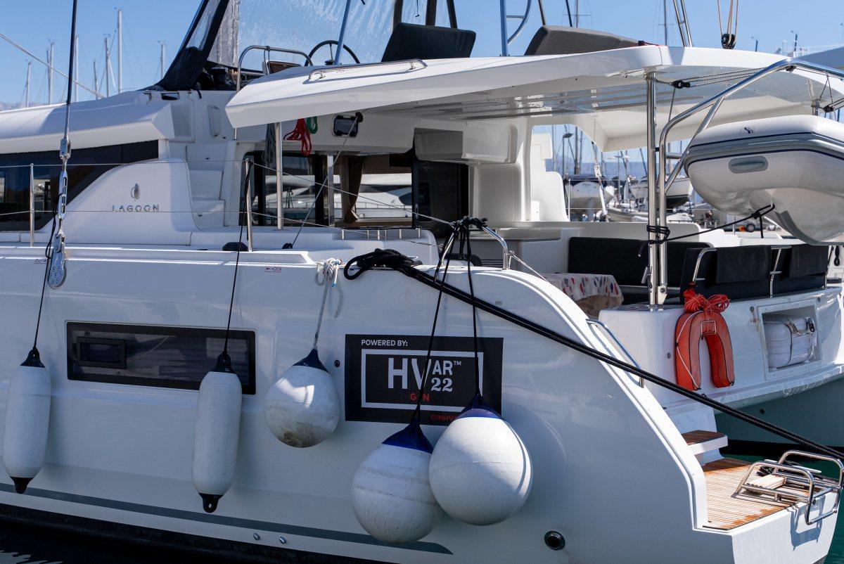 VELVET BREEZE | Lagoon 46