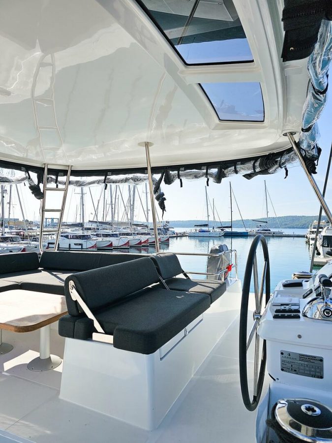 Nevera | Lagoon 51