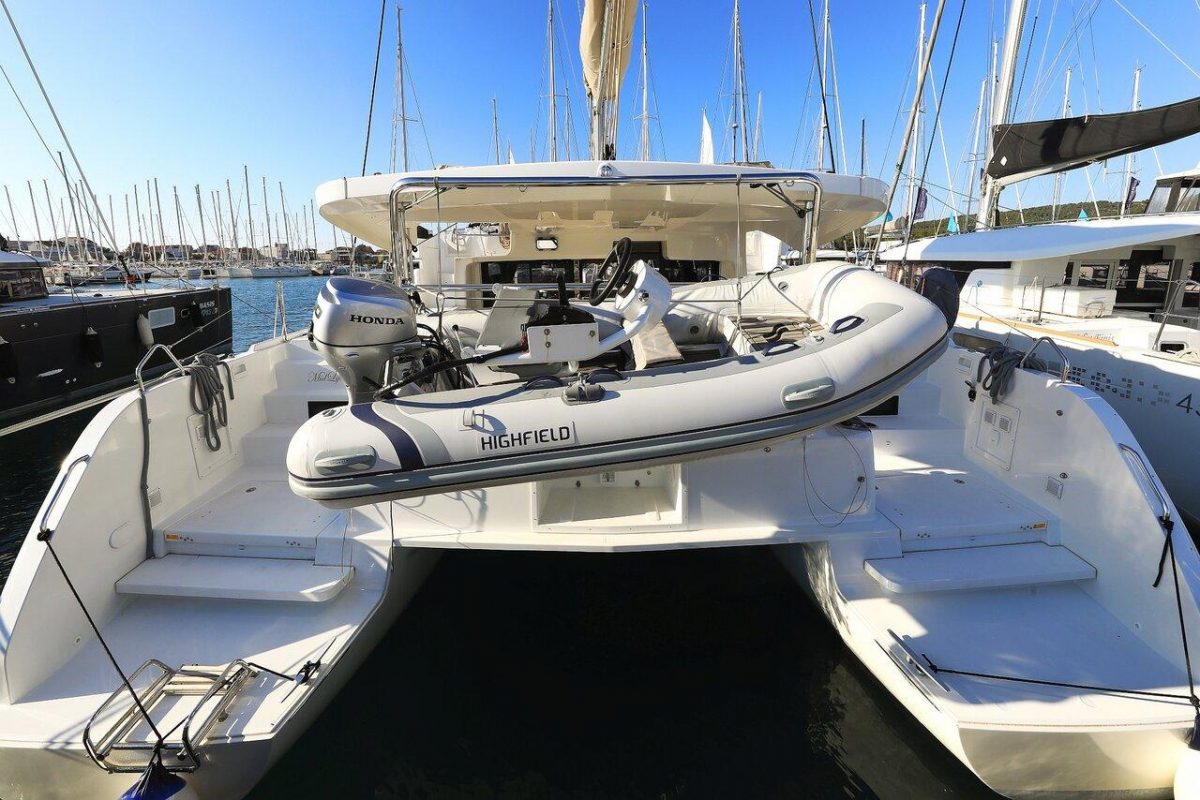 Midlife Crisis | Lagoon 46