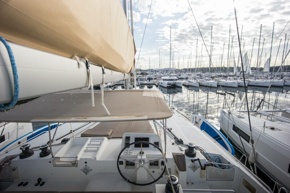 Majestic | Lagoon 450