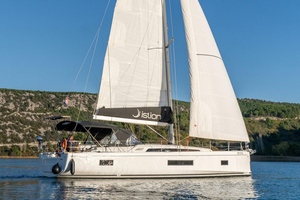 First Friendship | Oceanis 51.1