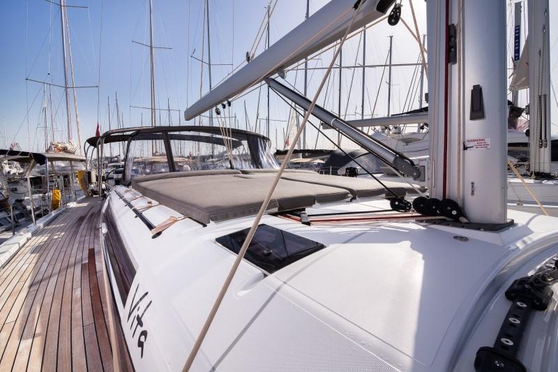 Vita | Dufour 530