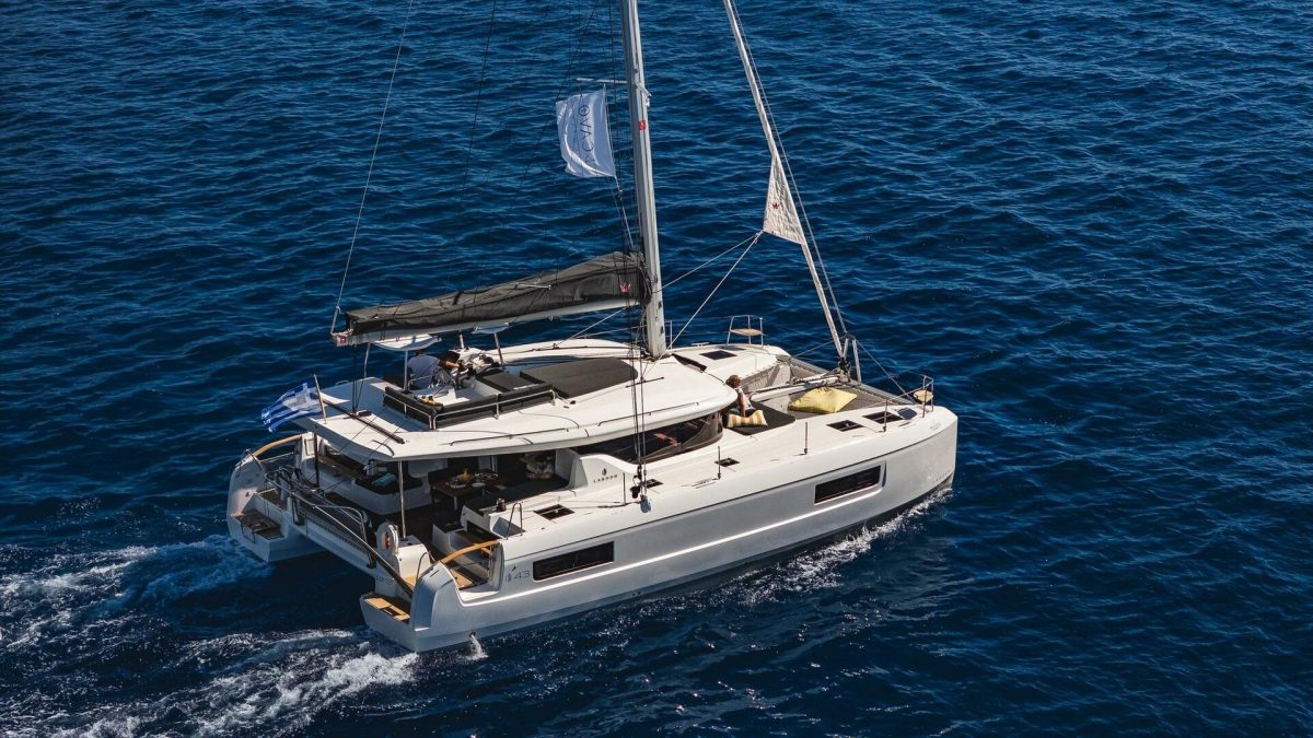 Solana | Lagoon 43