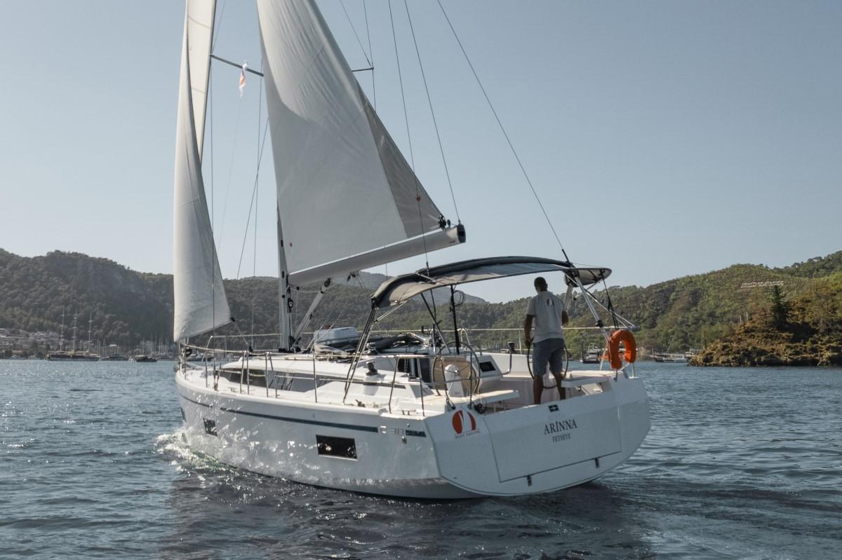 Arinna | Bavaria C38