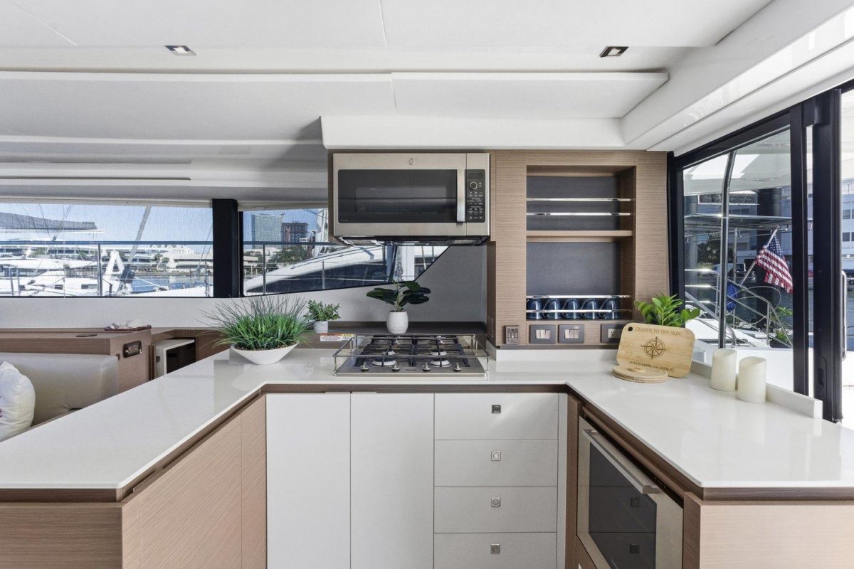 Nauti Cat | Leopard 53 - OW