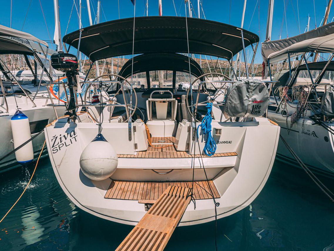 Ziva | Sun Odyssey 49