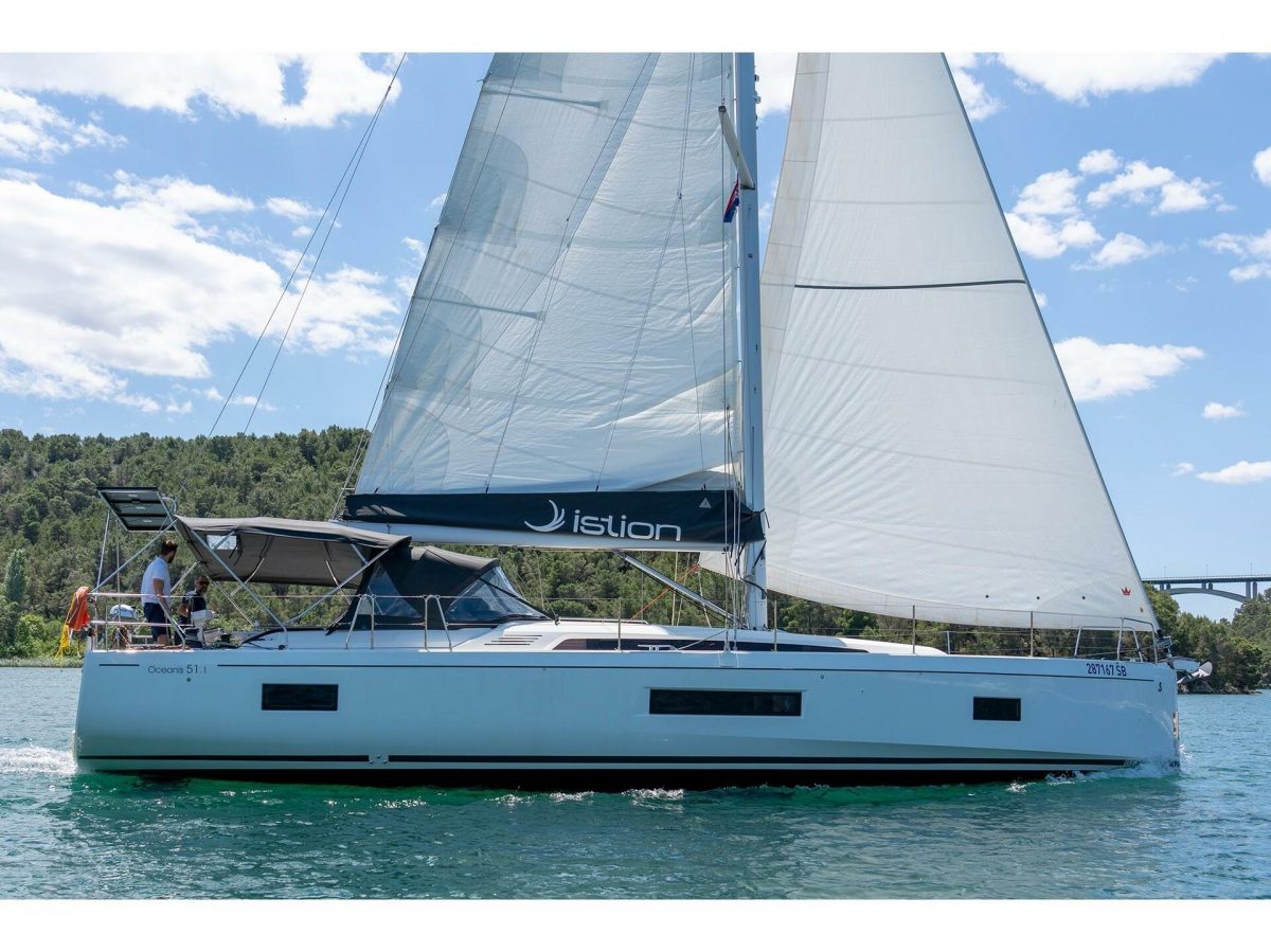 First Friendship | Oceanis 51.1