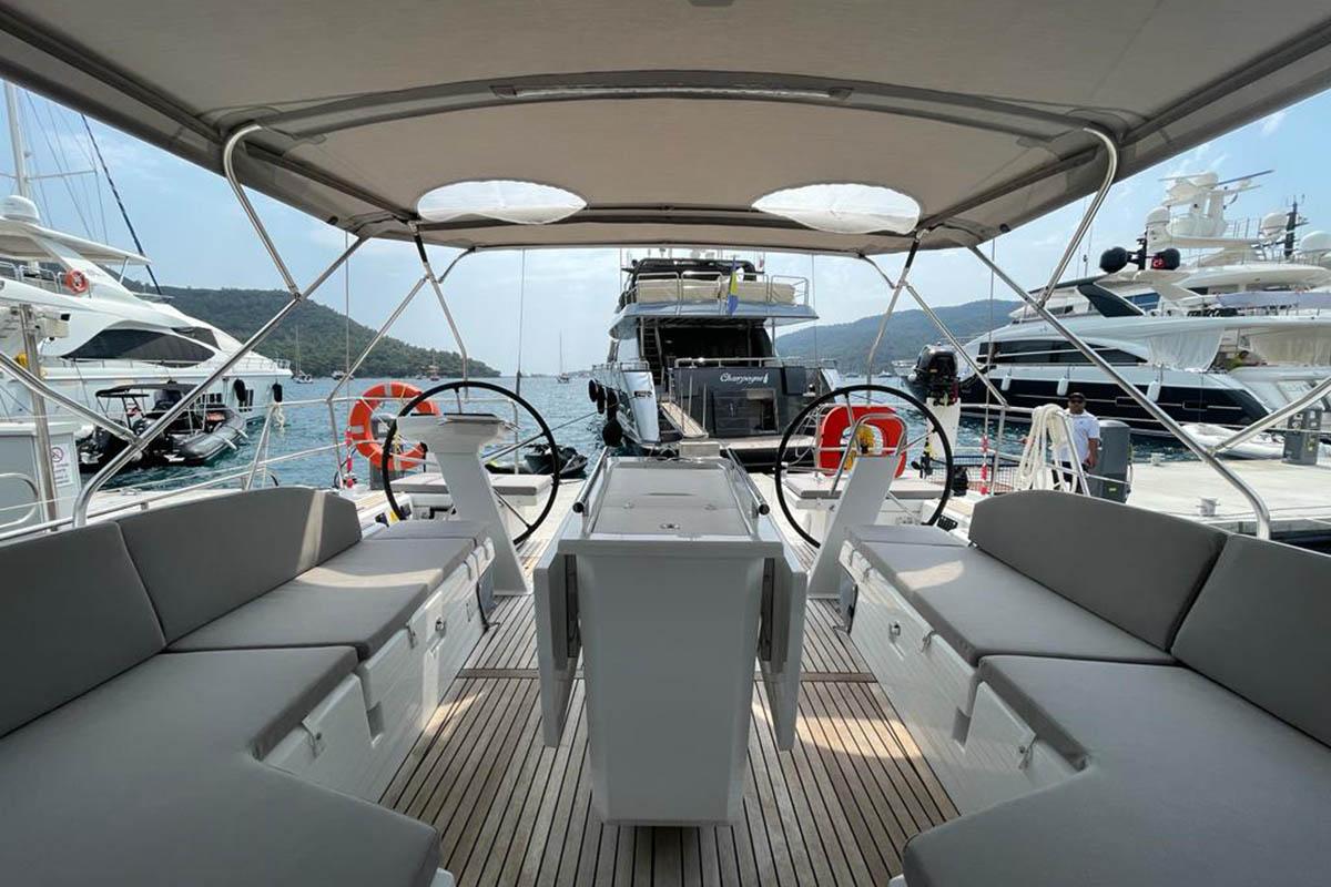 East | Oceanis 51.1