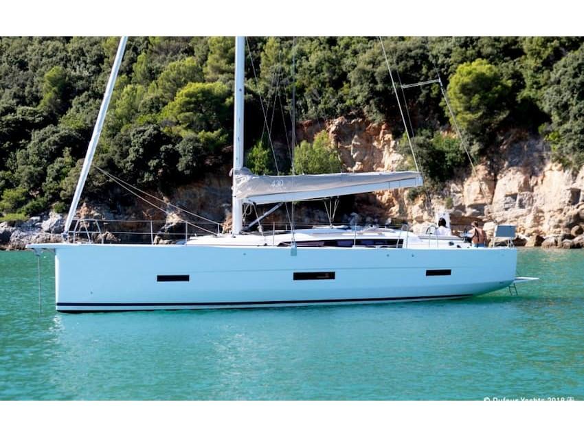Premium | Dufour 430