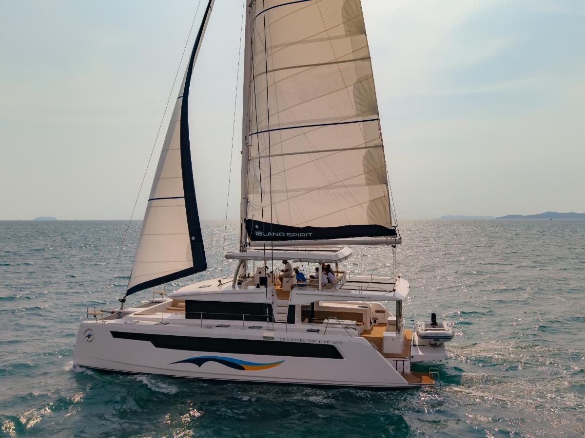 Electric E-Motion | Island Spirit 525E